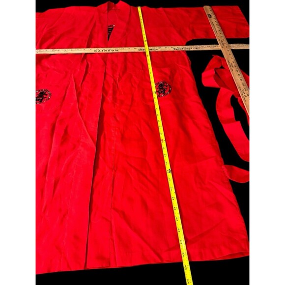 Vintage 70s Embroidered Kimono Robe with pockets Red Black Asian Symbol L - Picture 3 of 10